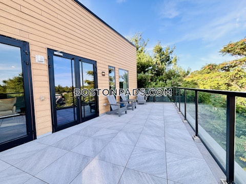 central Somerville photo 14