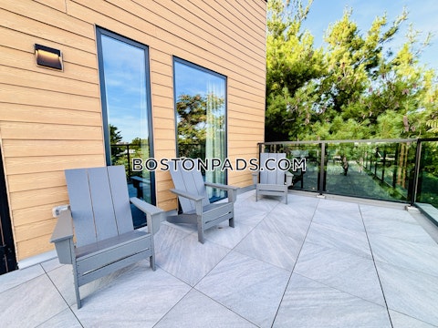 central Somerville photo 3