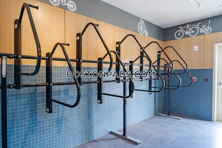 Newbury St., Peabody