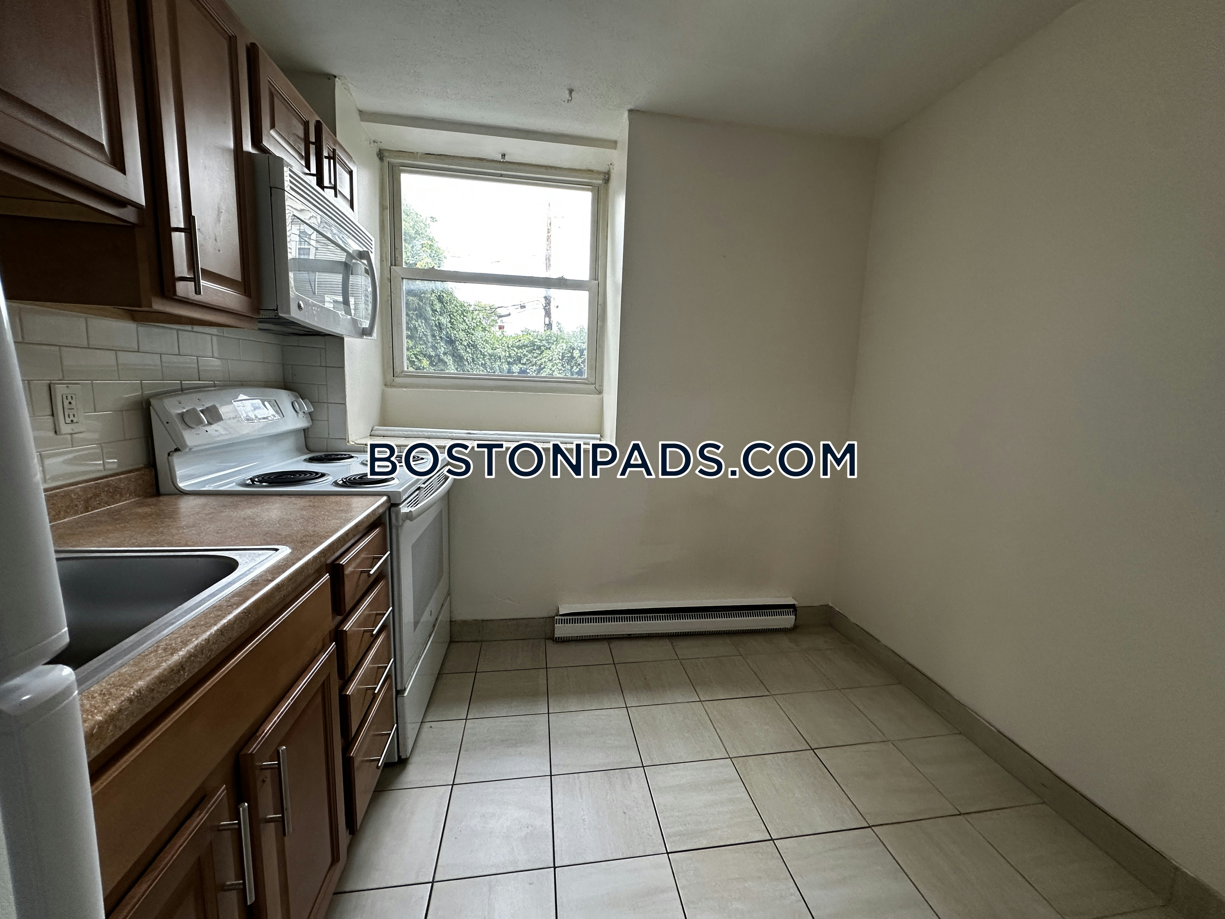 Boston - 0 Beds, 1 Baths