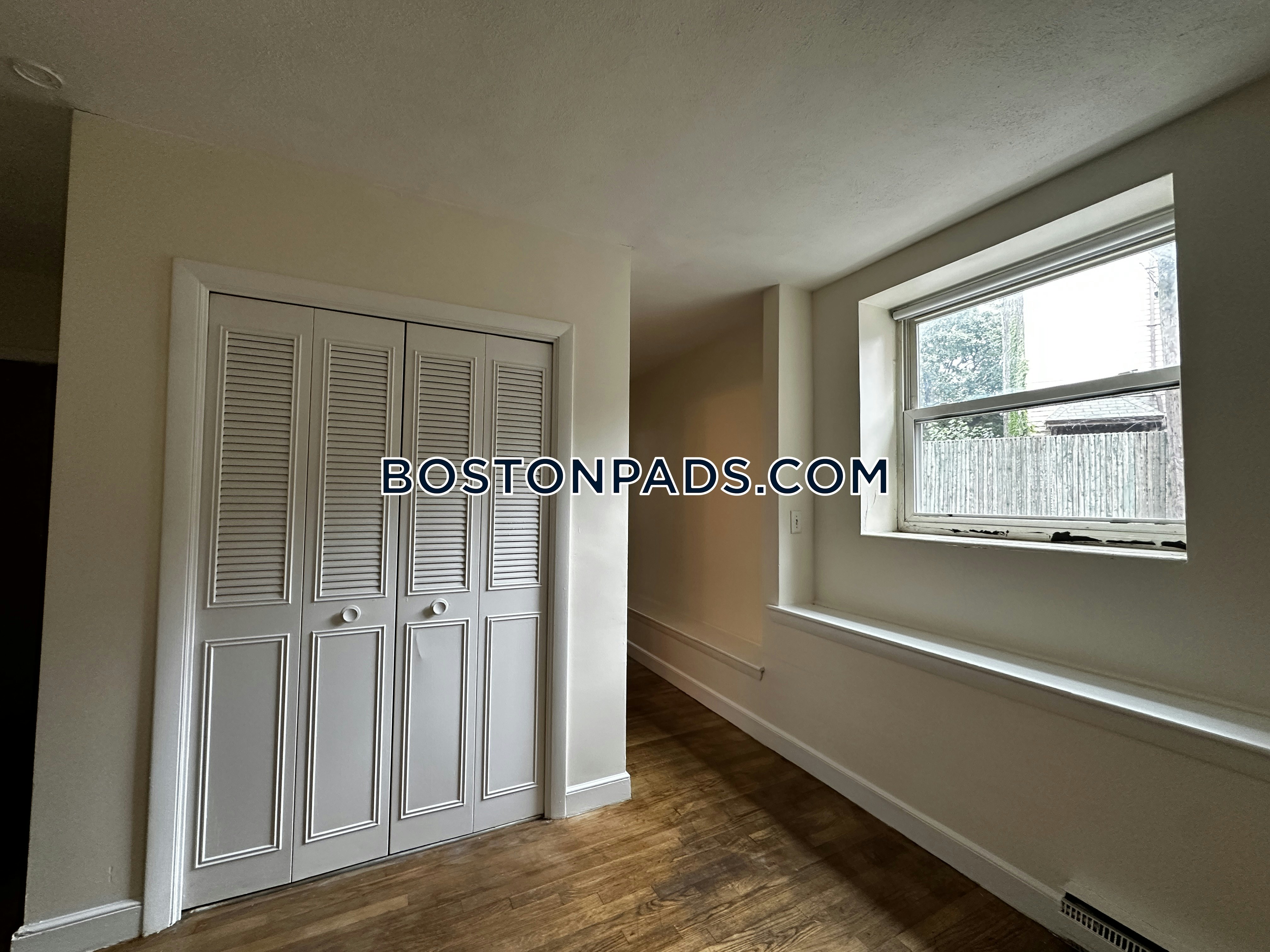 Boston - 0 Beds, 1 Baths