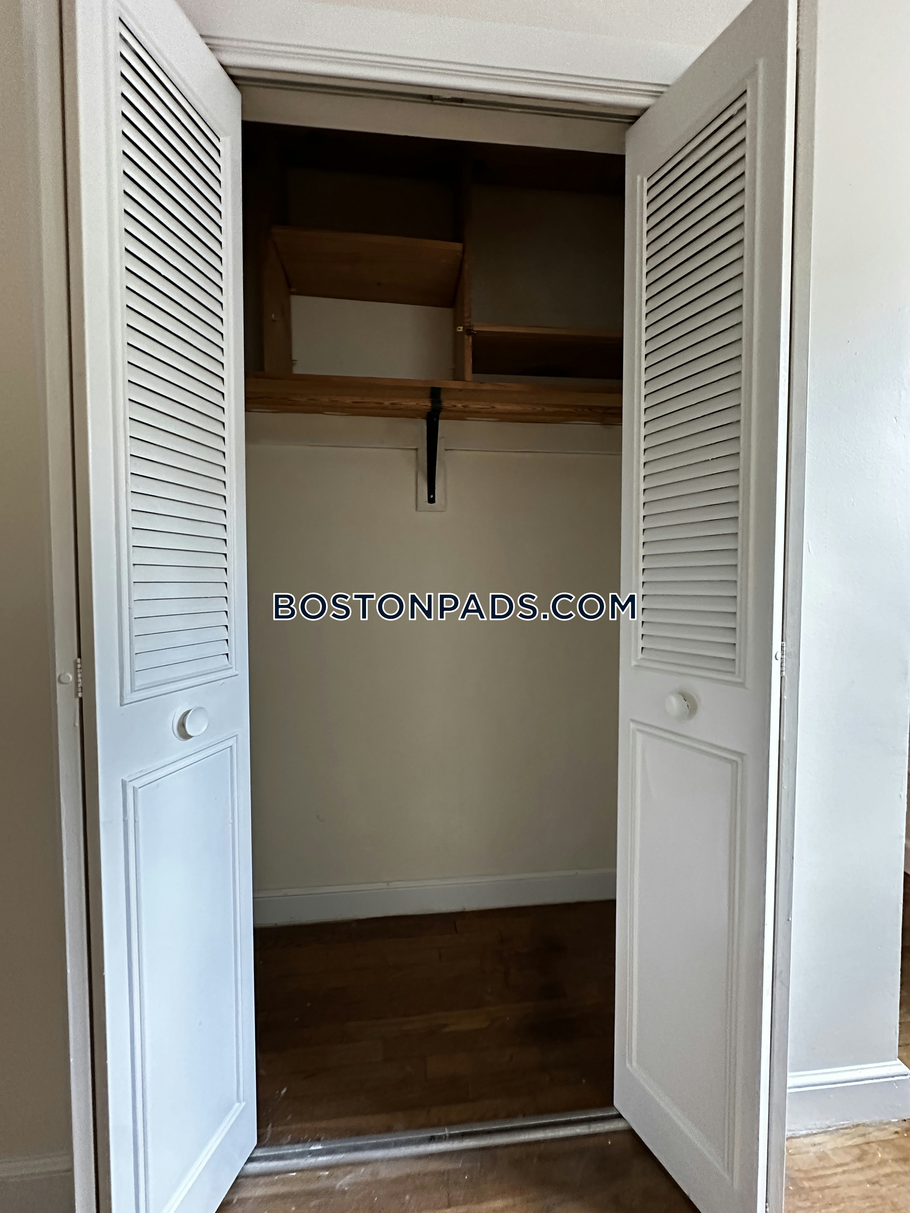 Boston - 0 Beds, 1 Baths