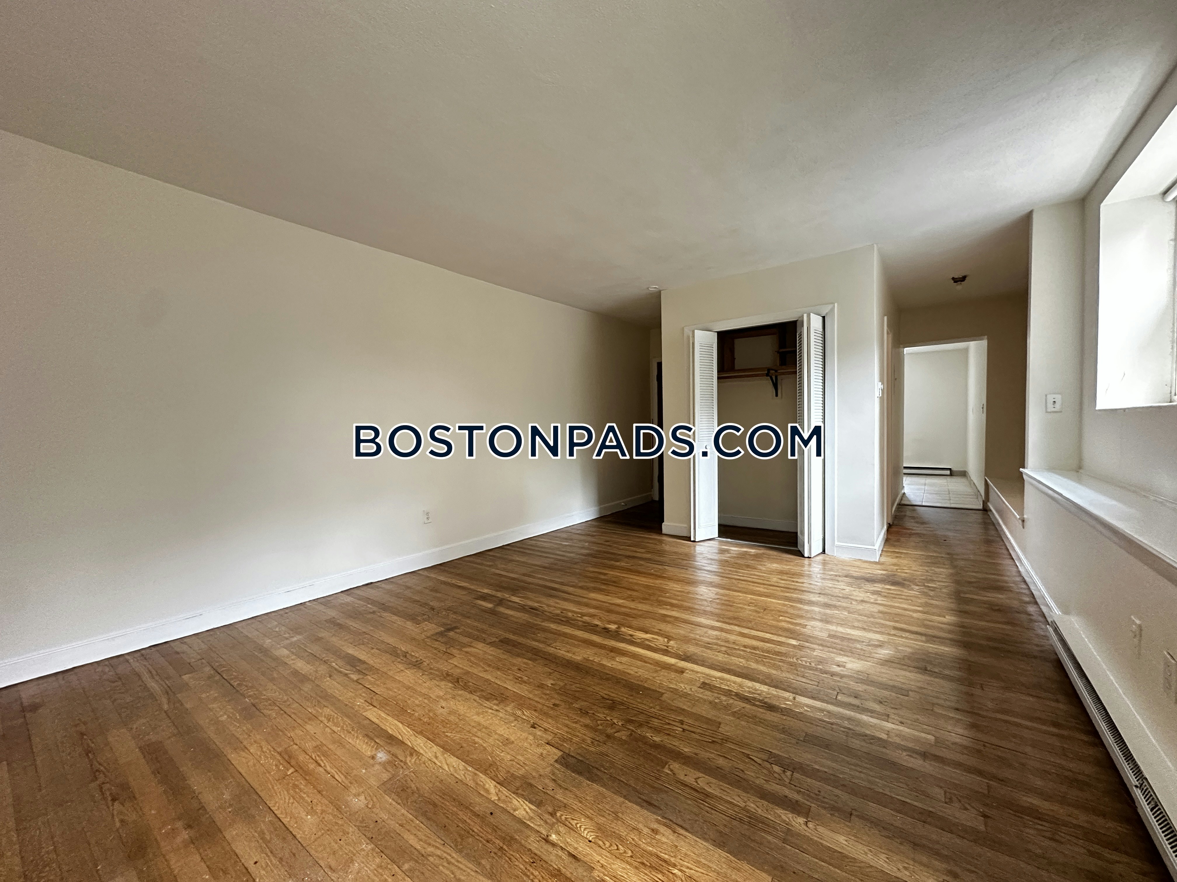 Boston - 0 Beds, 1 Baths