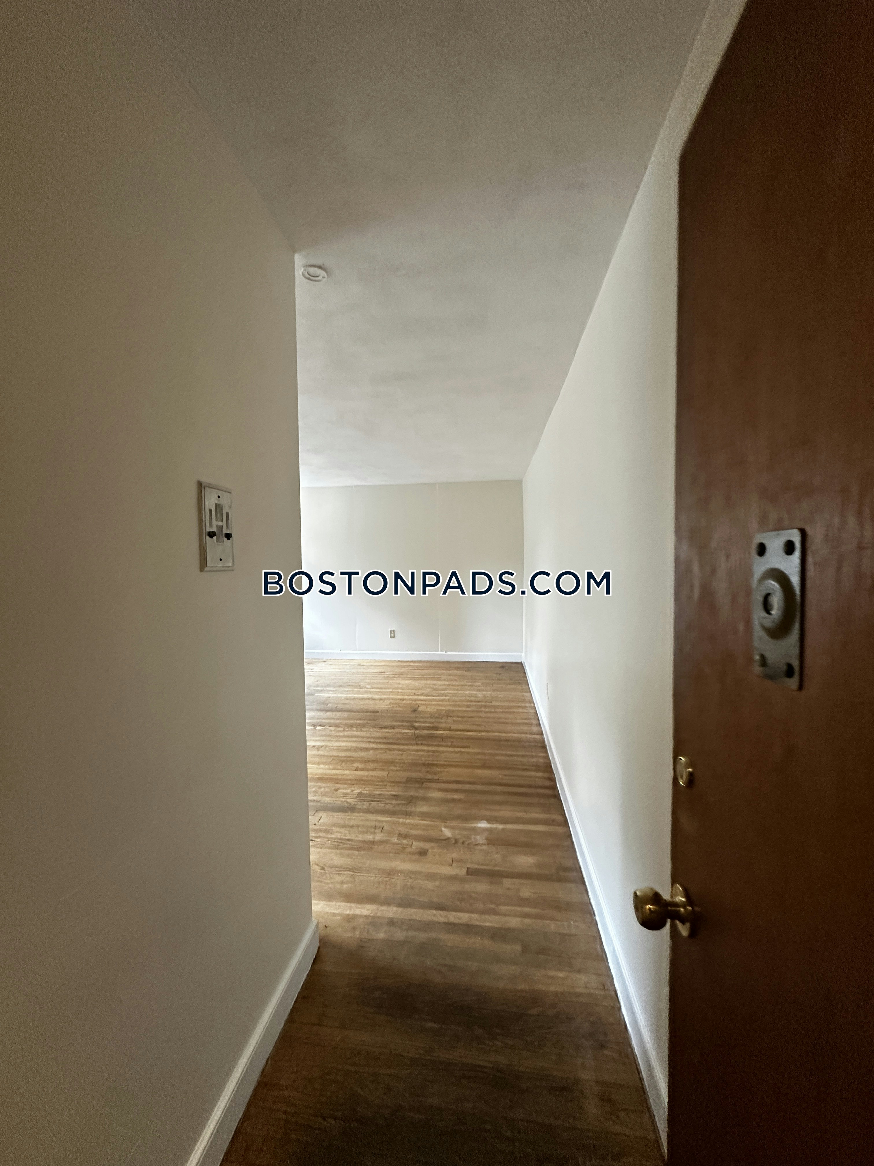 Boston - 0 Beds, 1 Baths
