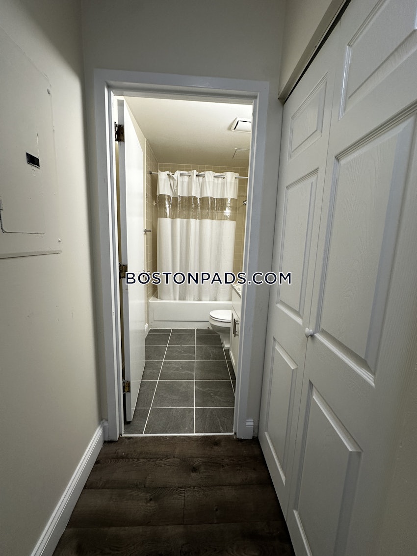 BOSTON - SOUTH END - 3 Beds, 2 Baths - Image 6
