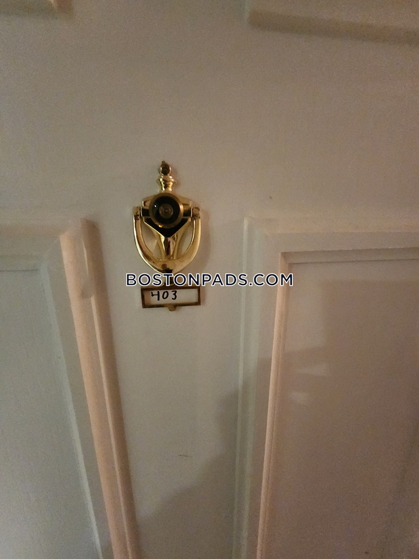 Worcester - Studio , 1 Bath - Image 8