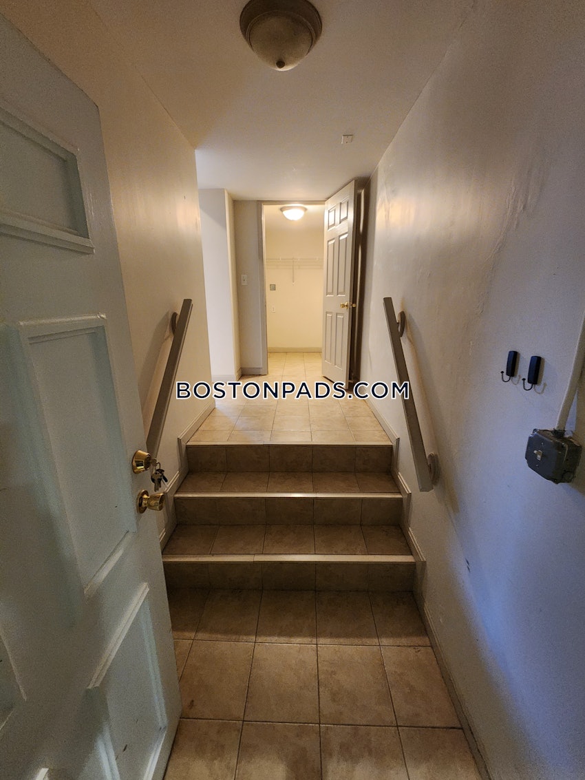 Worcester - Studio , 1 Bath - Image 7