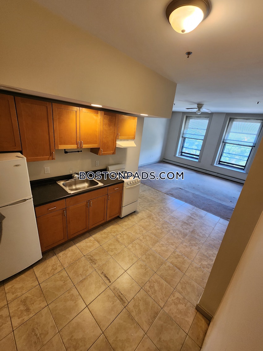 Worcester - Studio , 1 Bath - Image 1