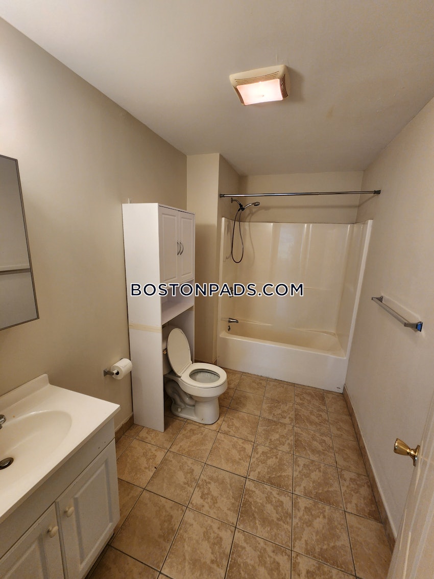 Worcester - Studio , 1 Bath - Image 9