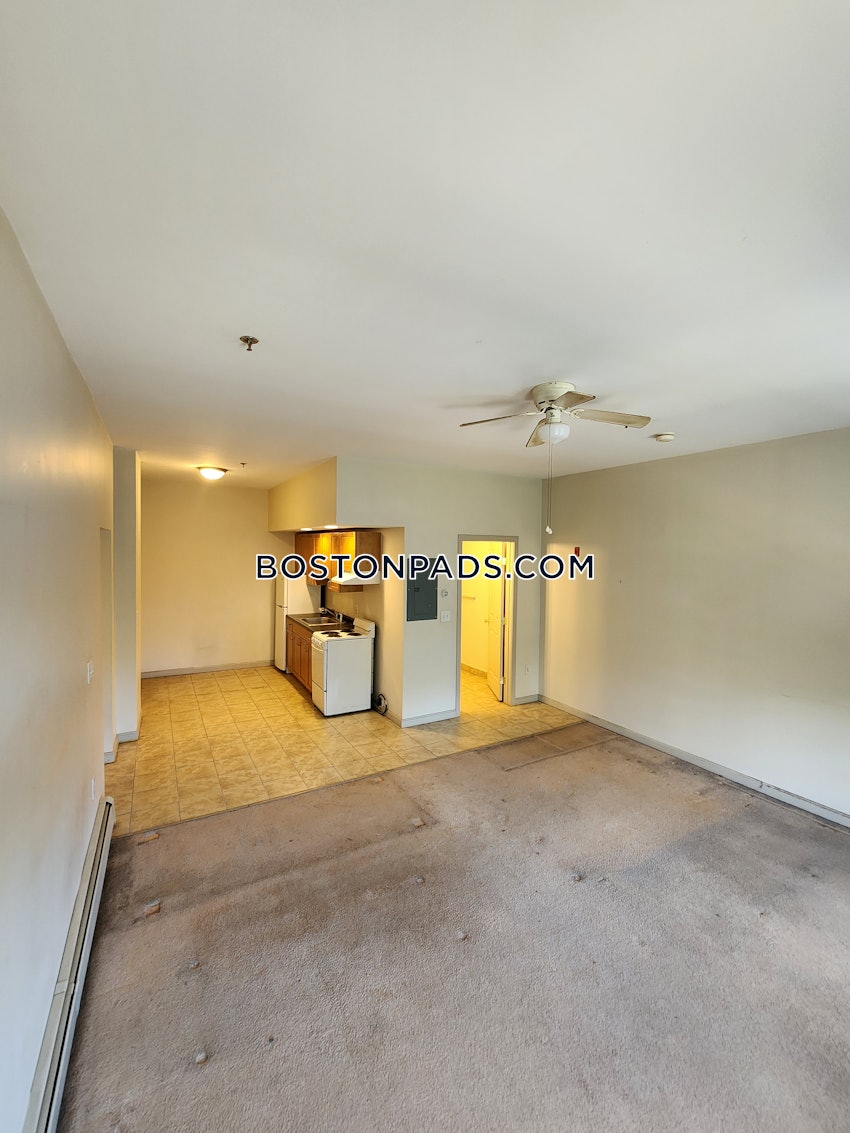 Worcester - Studio , 1 Bath - Image 5