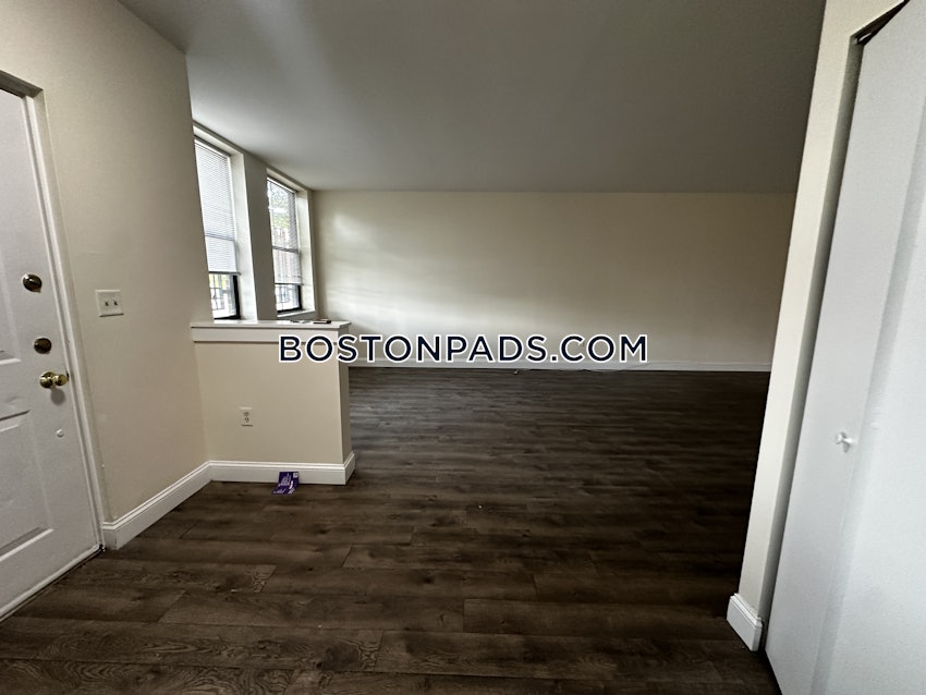 BOSTON - SOUTH END - 3 Beds, 2 Baths - Image 9