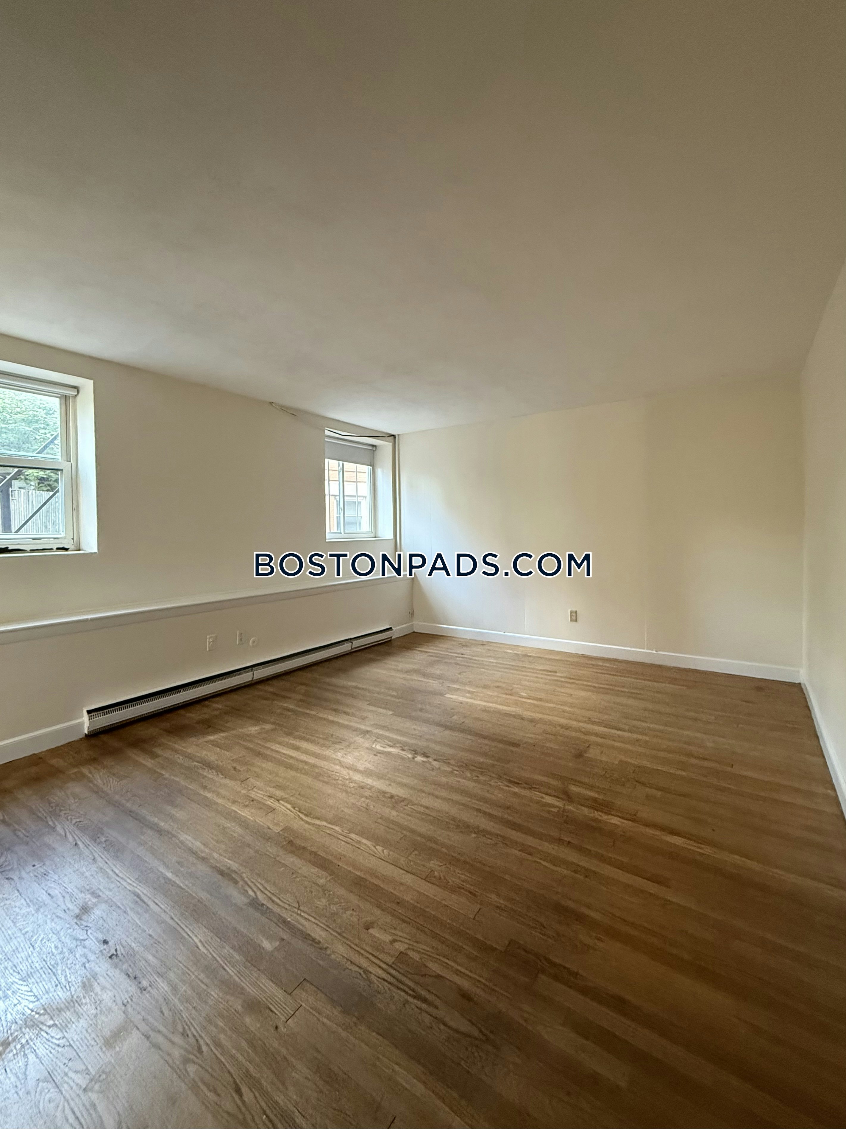 Boston - 0 Beds, 1 Baths