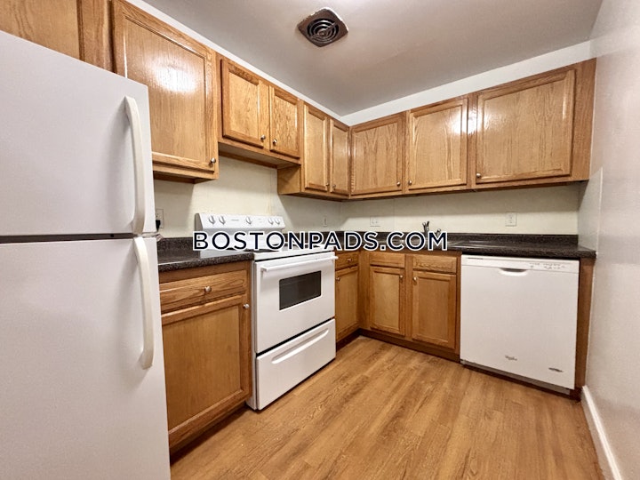 brookline-apartment-for-rent-2-bedrooms-1-bath-beaconsfield-3075-8014564 