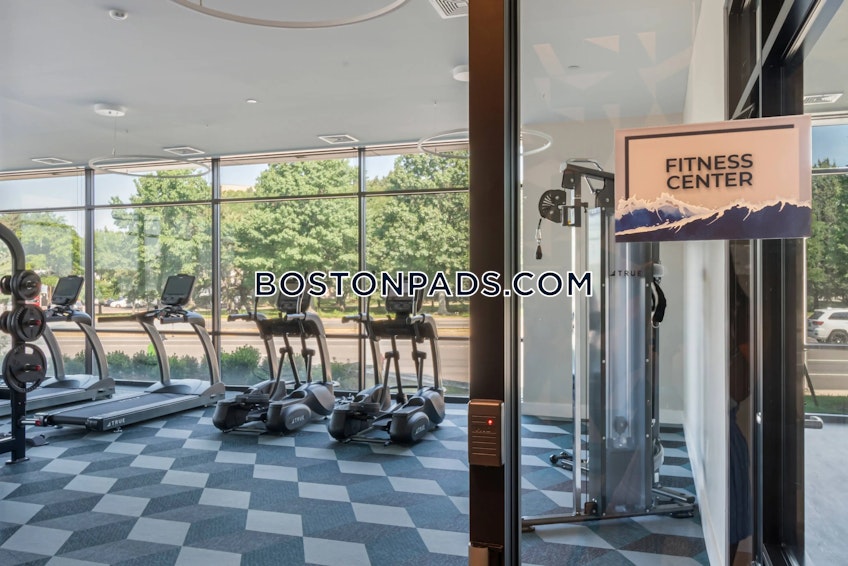 Lynn - $1,700+ /month