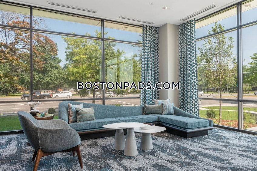 Lynn - $1,700+ /month