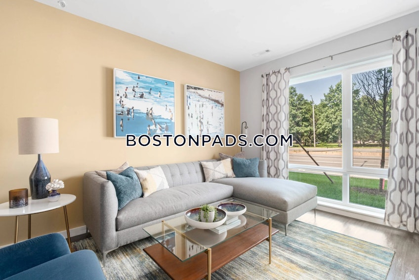 Lynn - $1,700+ /month