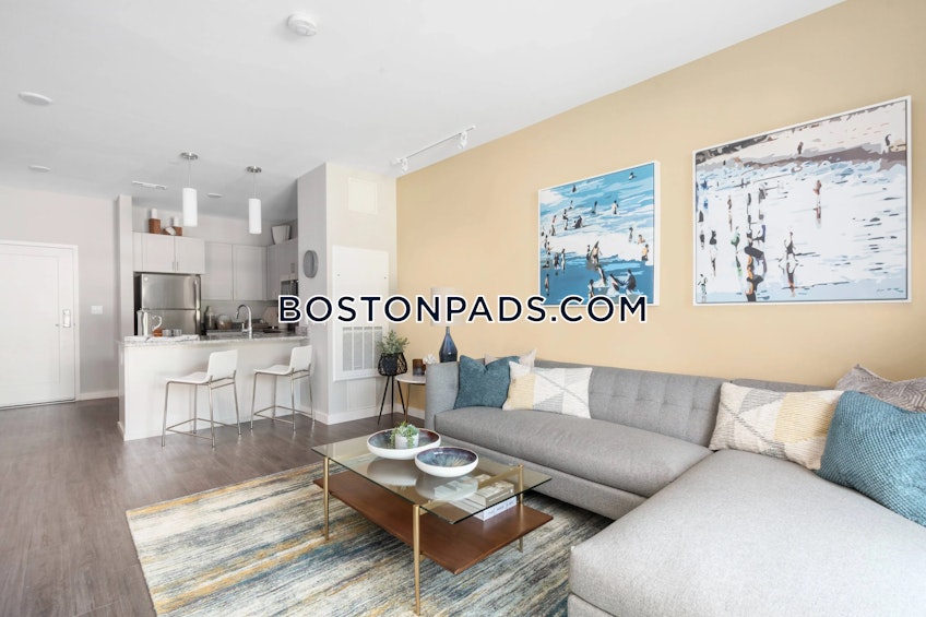 Lynn - $1,700+ /month