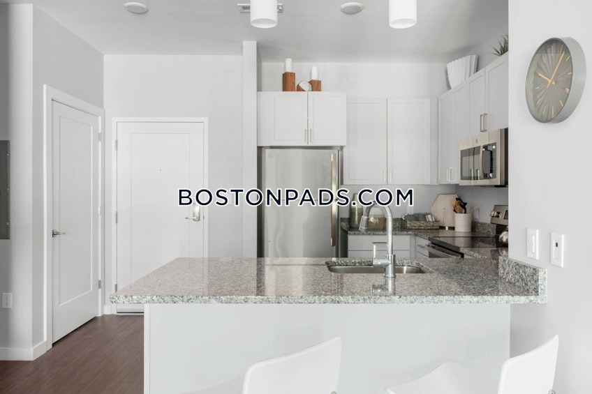 Lynn - $1,700+ /month