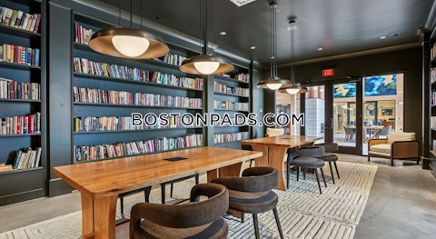 Hanson St. Lynn photo 20