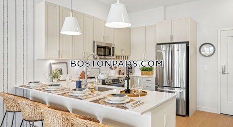 Hanson St. Lynn photo 4