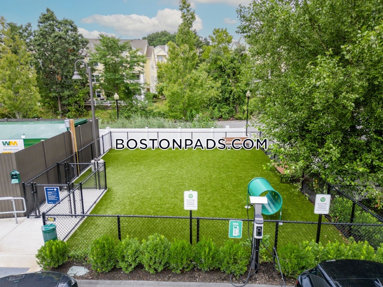 Hopkins St., Wakefield