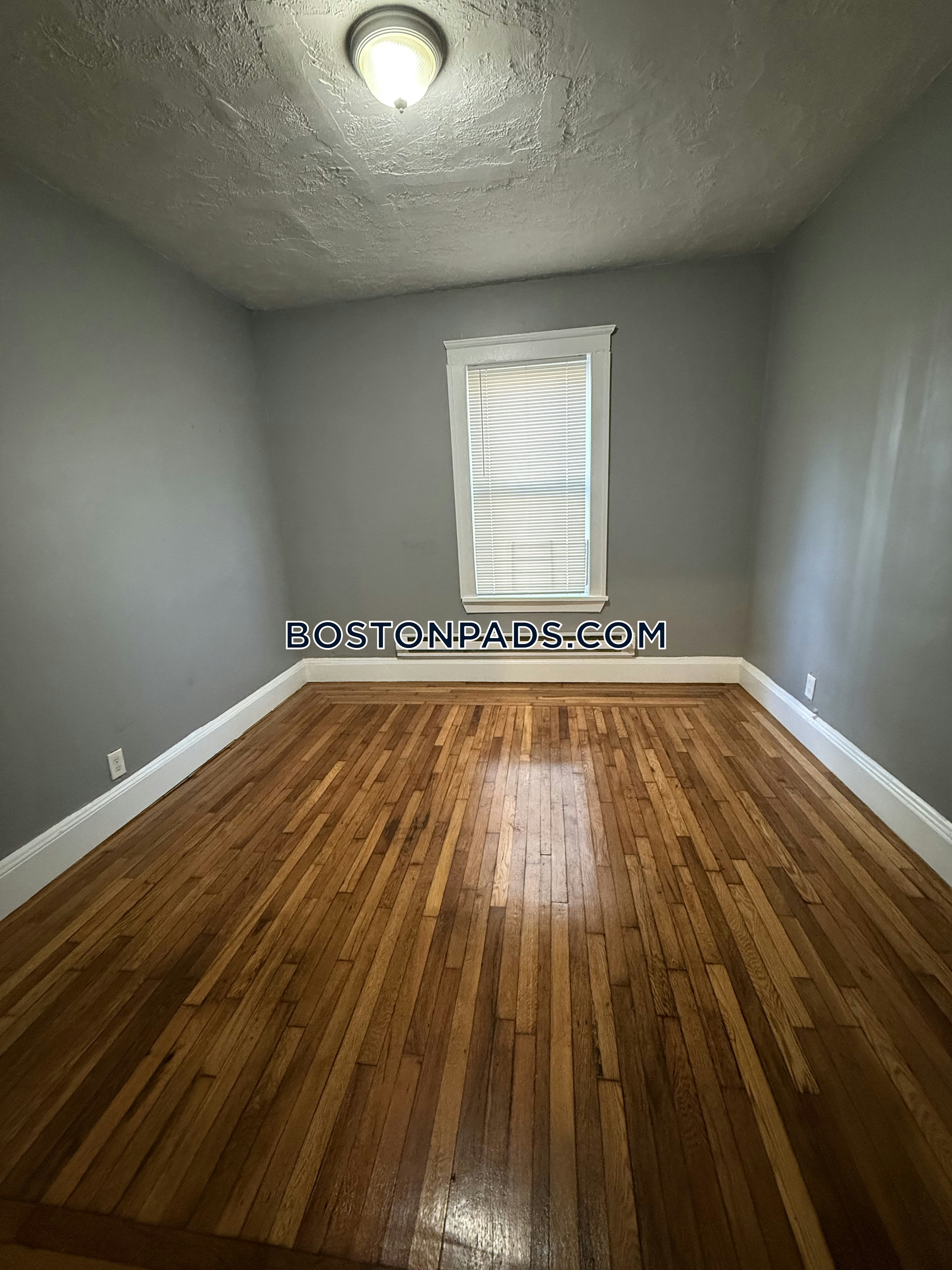 Boston - 2 Beds, 1 Baths