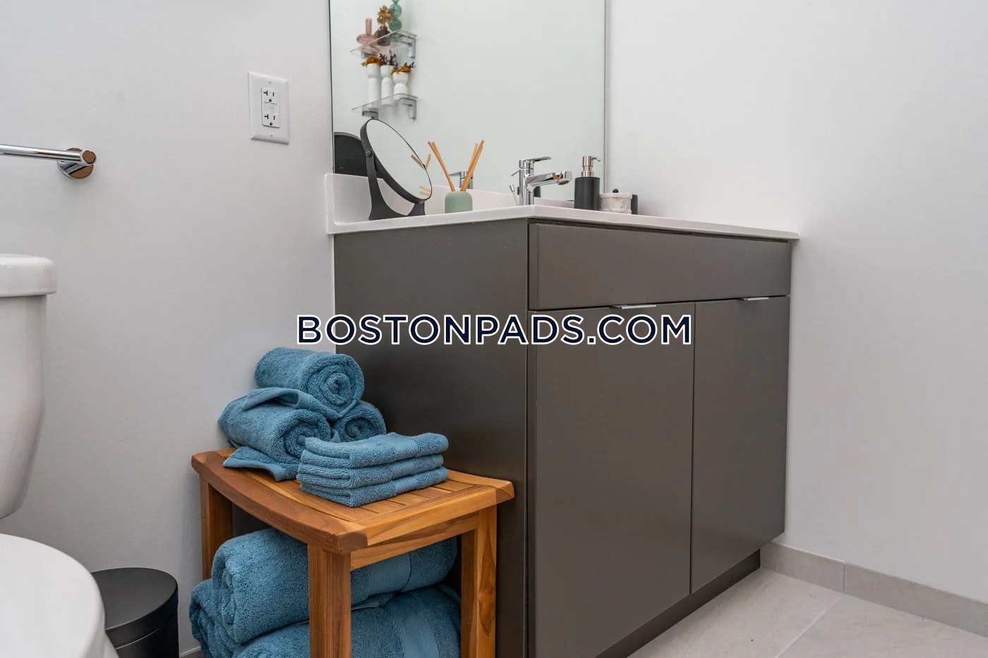 Chelsea - 1 Beds, 1 Baths