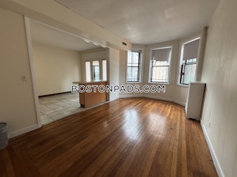 Commonwealth Ave. Boston