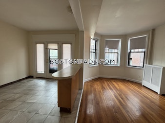 Commonwealth Ave. Boston