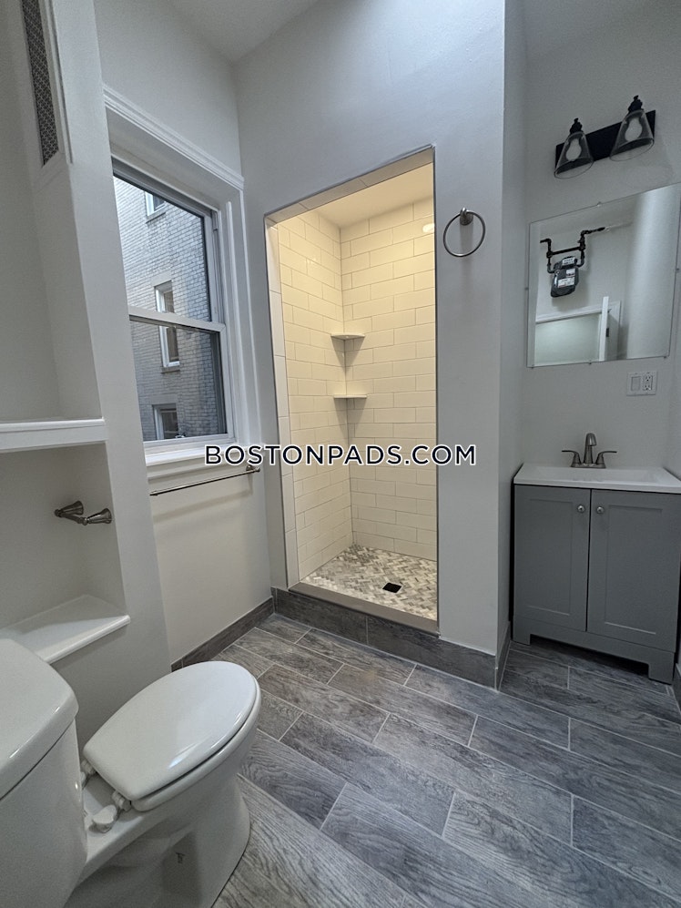 Commonwealth Ave., Boston