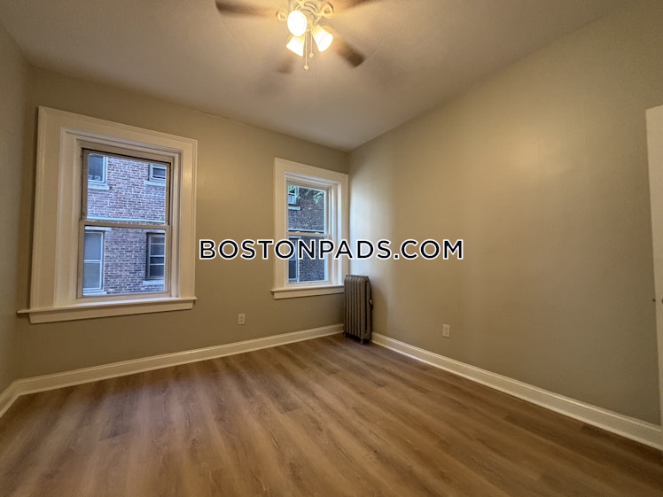 Commonwealth Ave., Boston