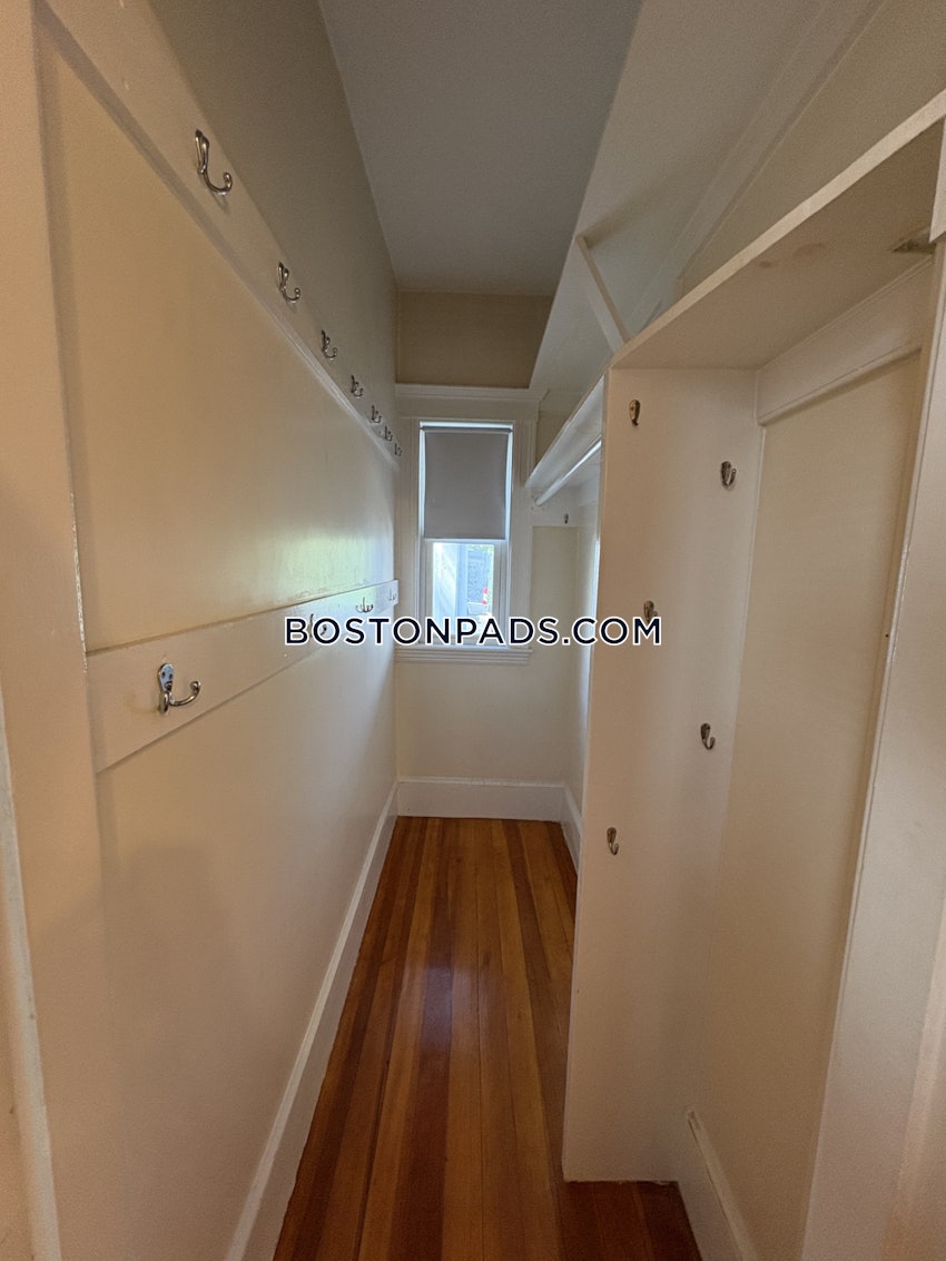 BOSTON - BRIGHTON - OAK SQUARE - 3 Beds, 1 Bath - Image 24