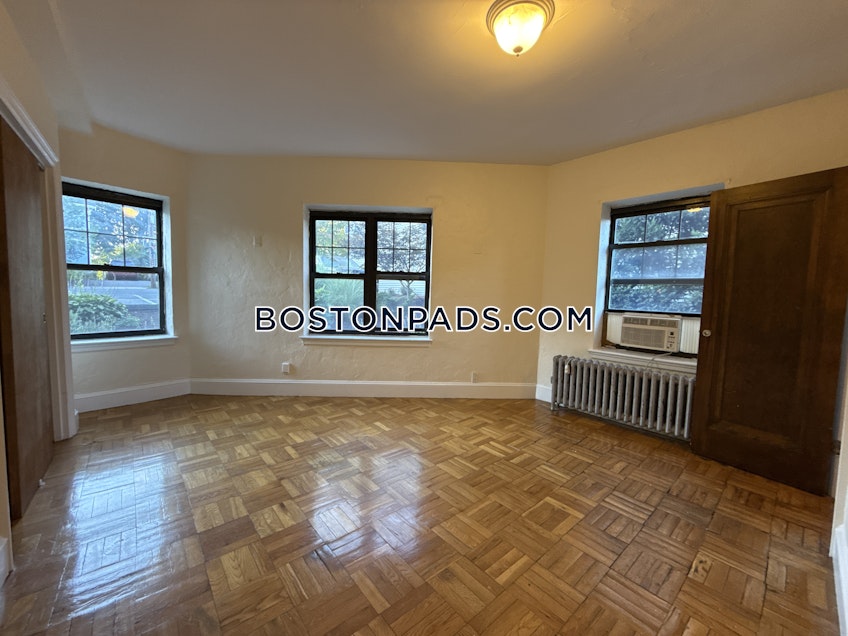 Winchester - $1,600+ /month