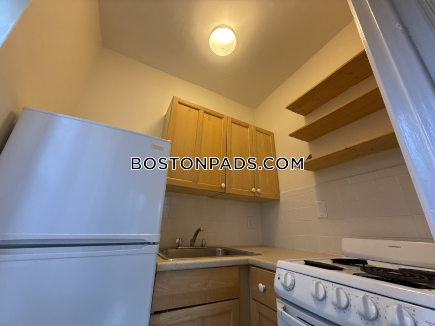 Winchester - $1,600+ /month