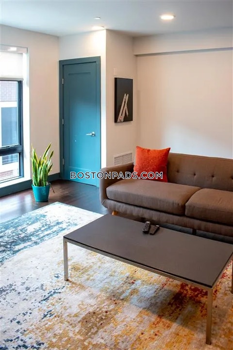 Rantoul St. Beverly photo 4