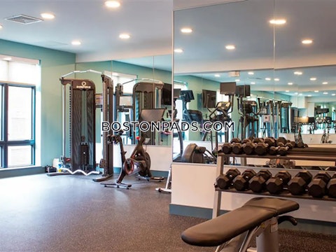 Rantoul St. Beverly photo 24