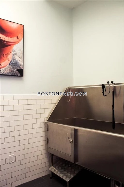 Rantoul St. Beverly photo 31