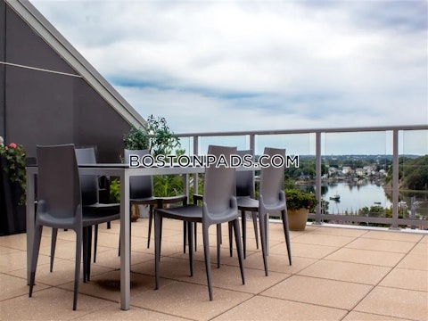 Rantoul St. Beverly photo 26