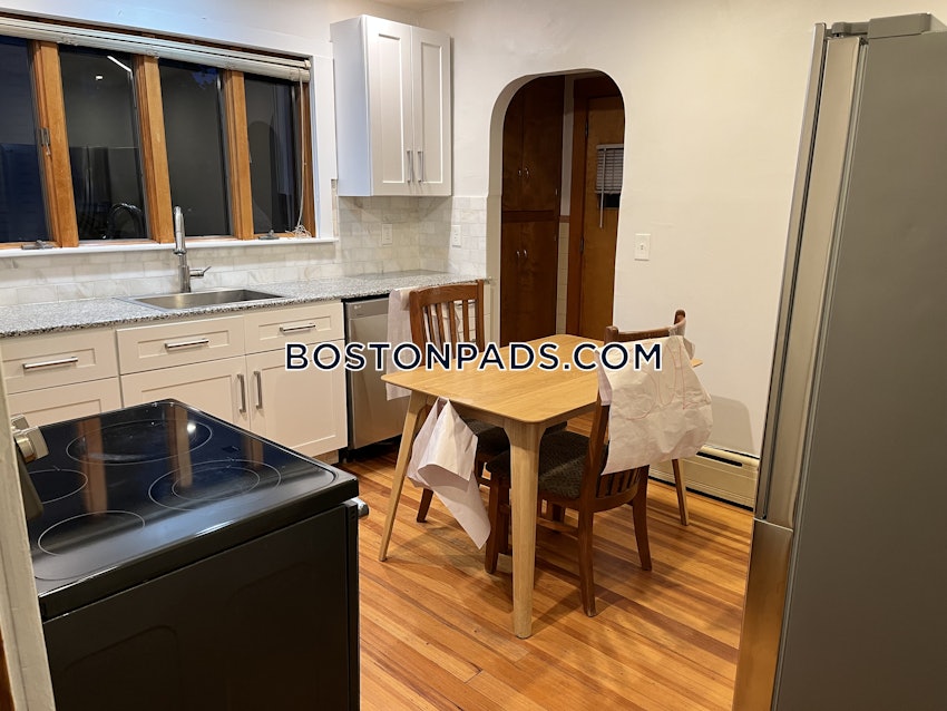 SOMERVILLE - TUFTS - 4 Beds, 1.5 Baths - Image 5