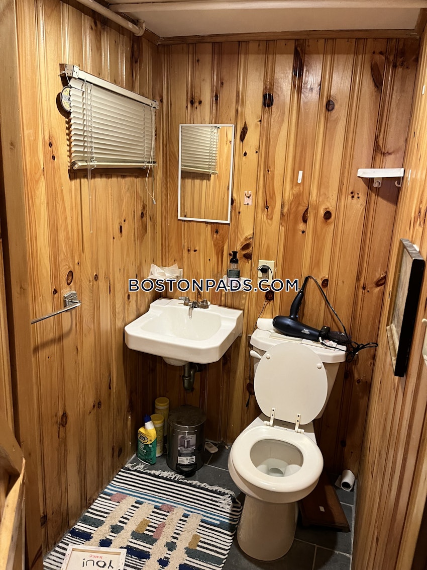 SOMERVILLE - TUFTS - 4 Beds, 1.5 Baths - Image 39