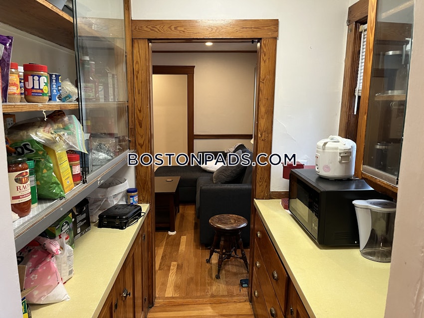 SOMERVILLE - TUFTS - 4 Beds, 1.5 Baths - Image 25