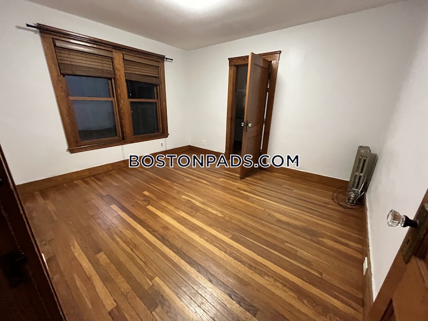 SOMERVILLE - TUFTS - 4 Beds, 1.5 Baths - Image 24