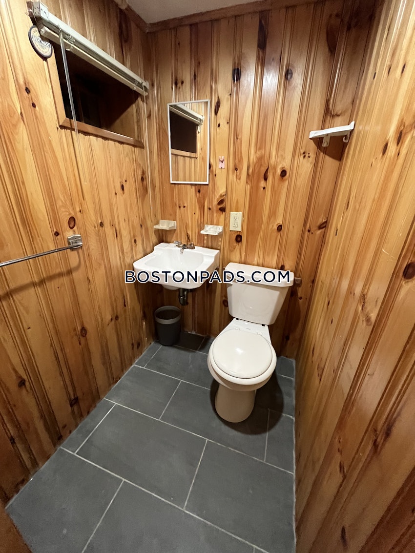 SOMERVILLE - TUFTS - 4 Beds, 1.5 Baths - Image 37