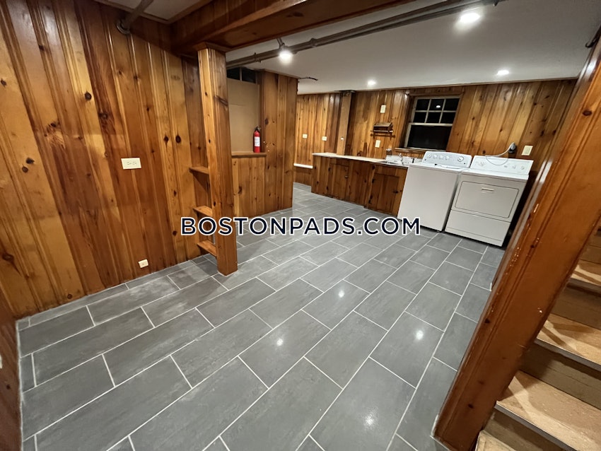 SOMERVILLE - TUFTS - 4 Beds, 1.5 Baths - Image 20