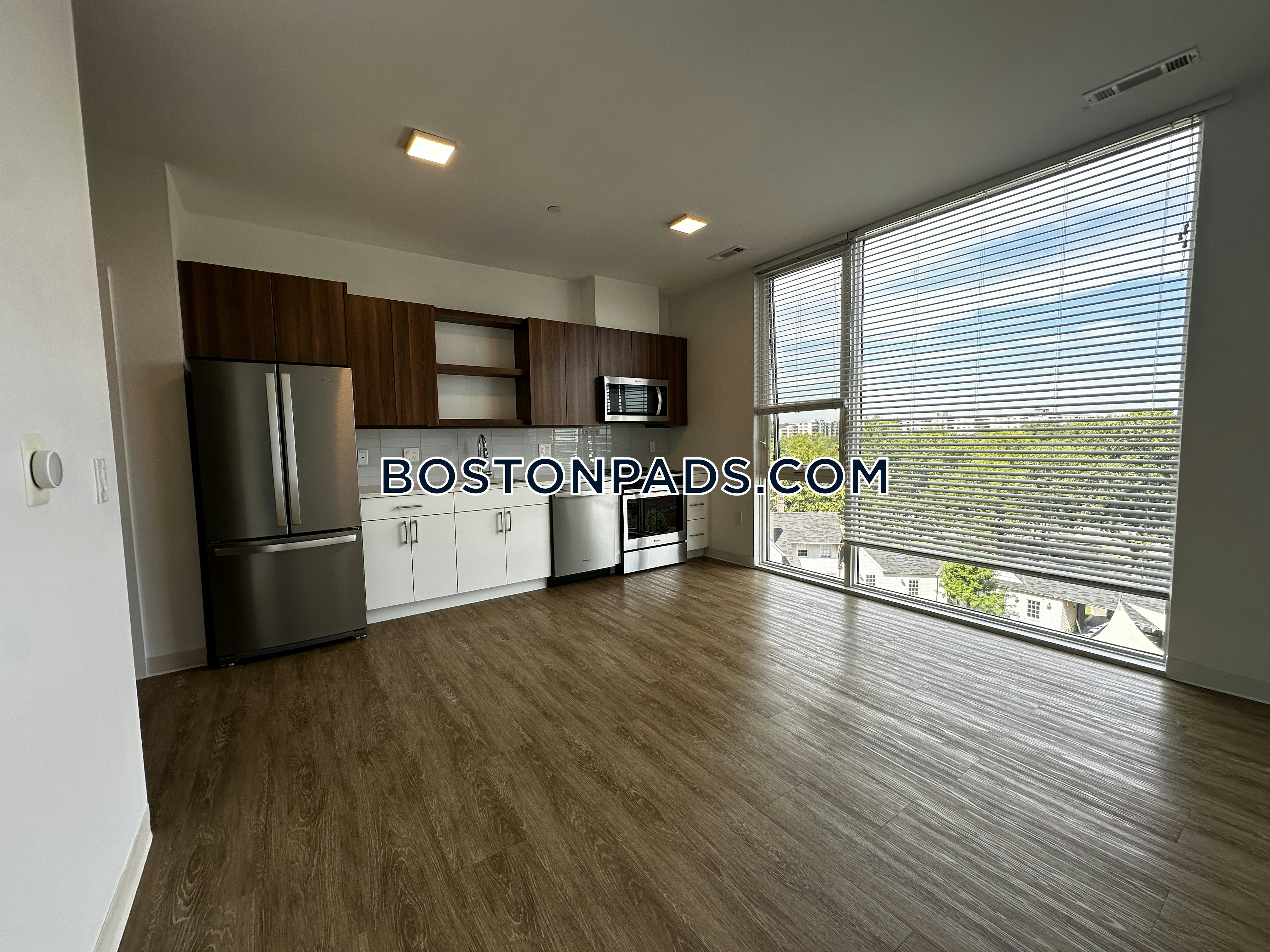 Boston - 0 Beds, 1 Baths