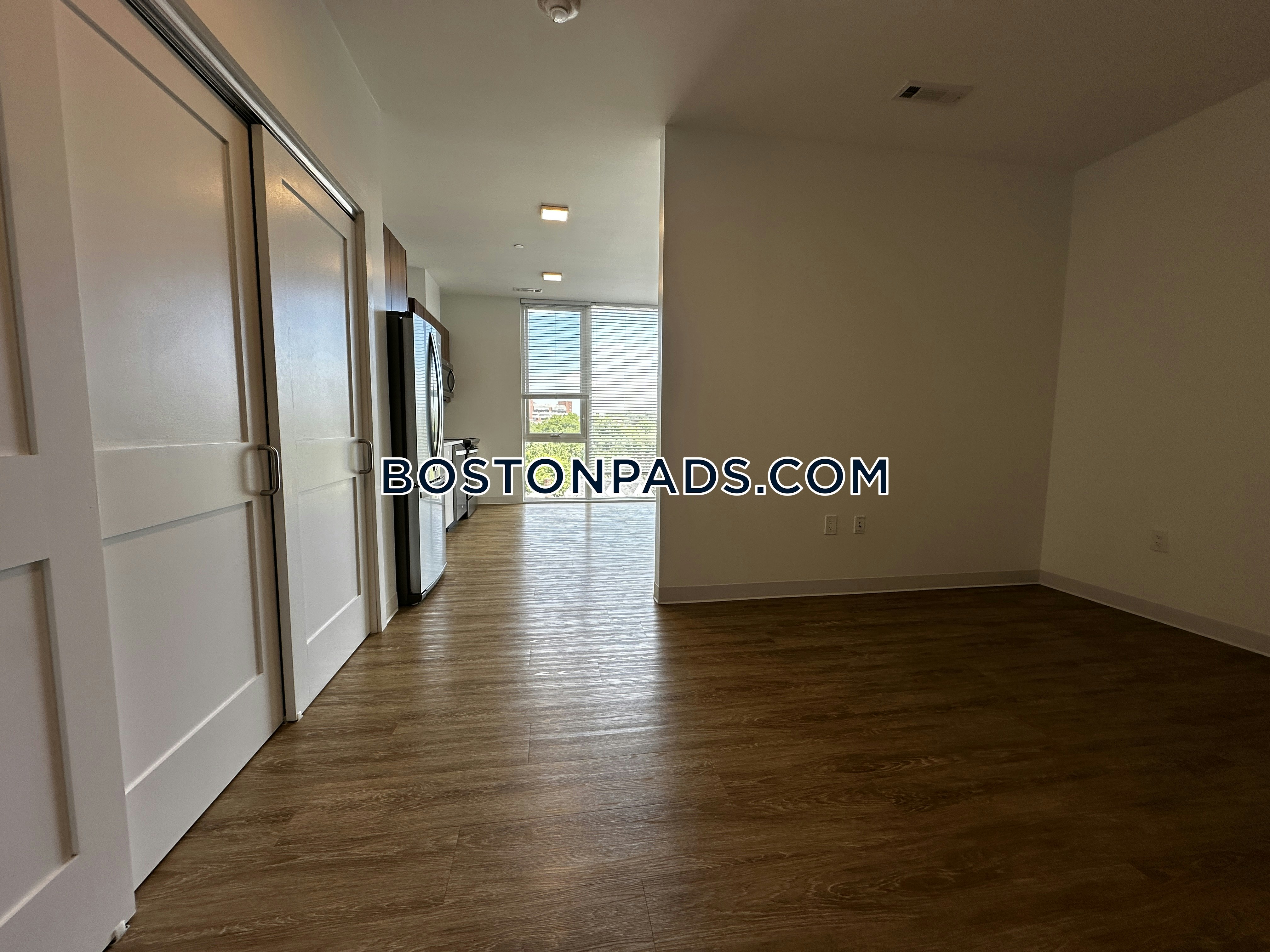 Boston - 0 Beds, 1 Baths