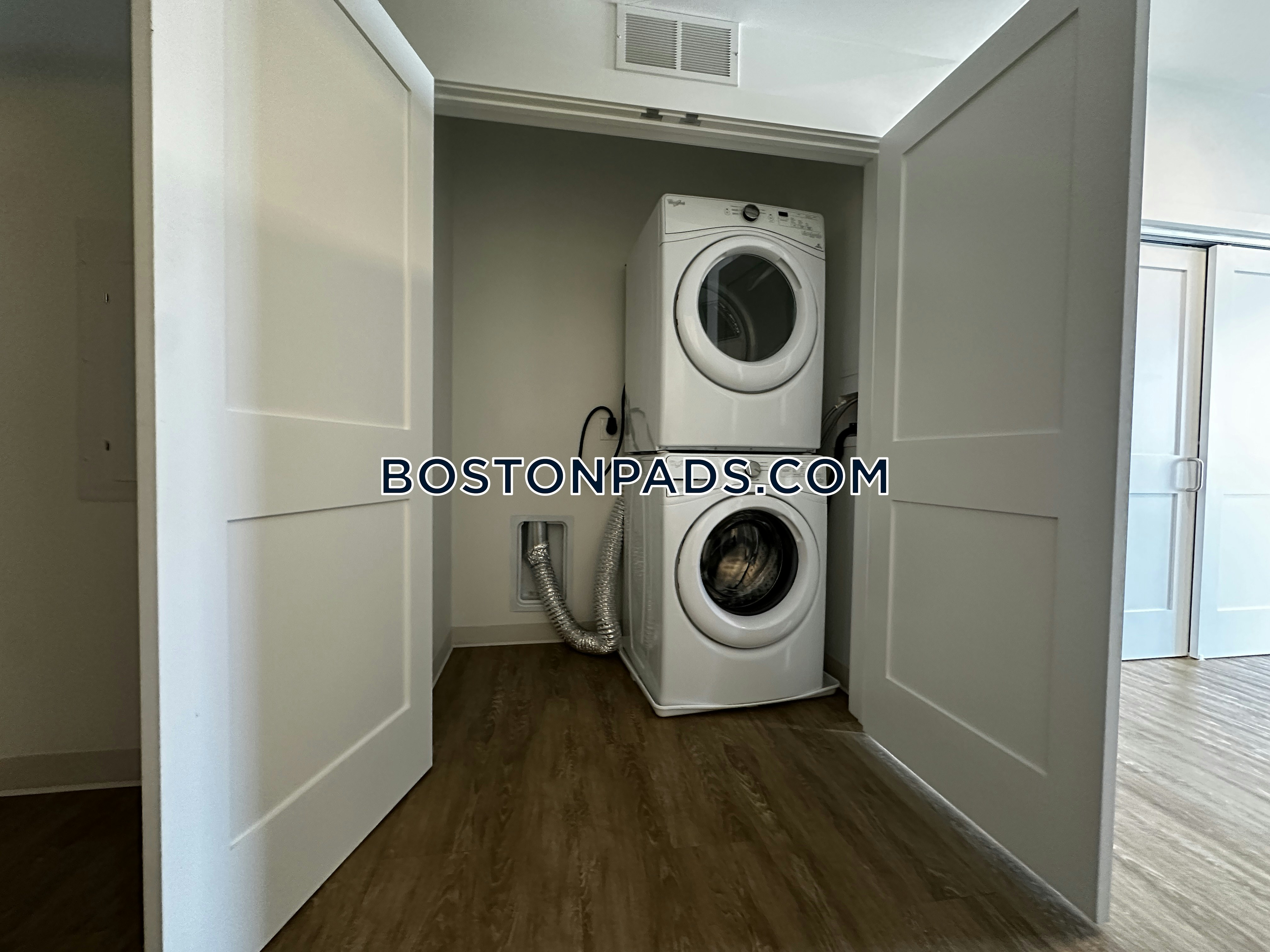 Boston - 0 Beds, 1 Baths