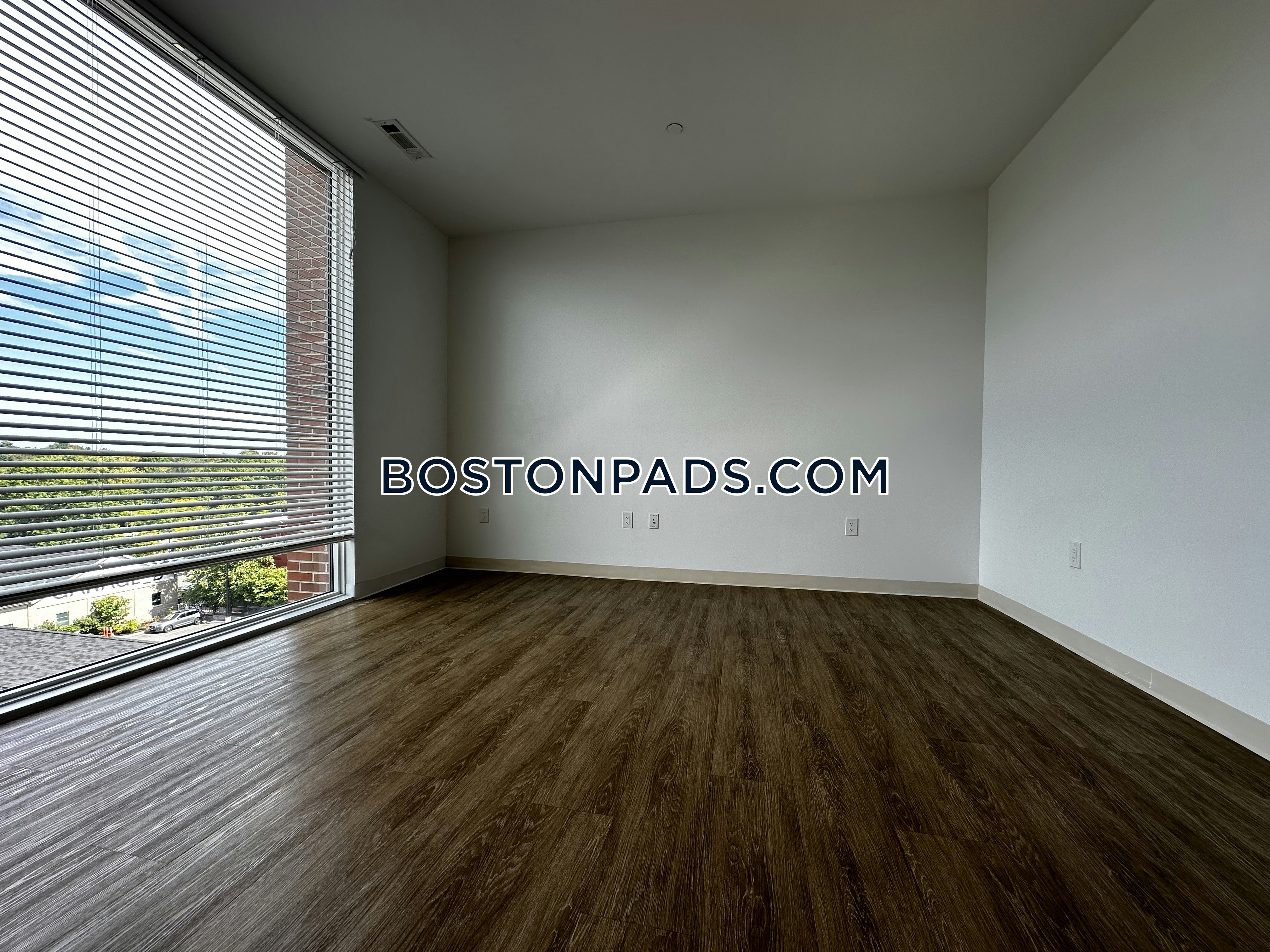 Boston - 0 Beds, 1 Baths