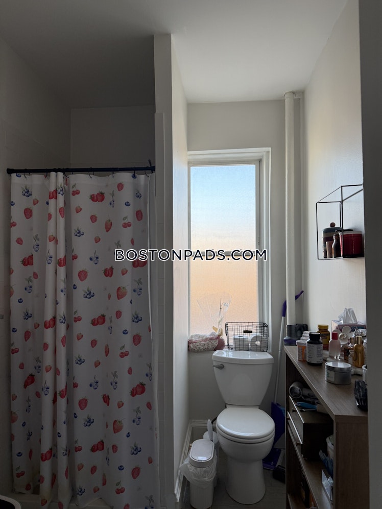 Commonwealth Ave., Boston