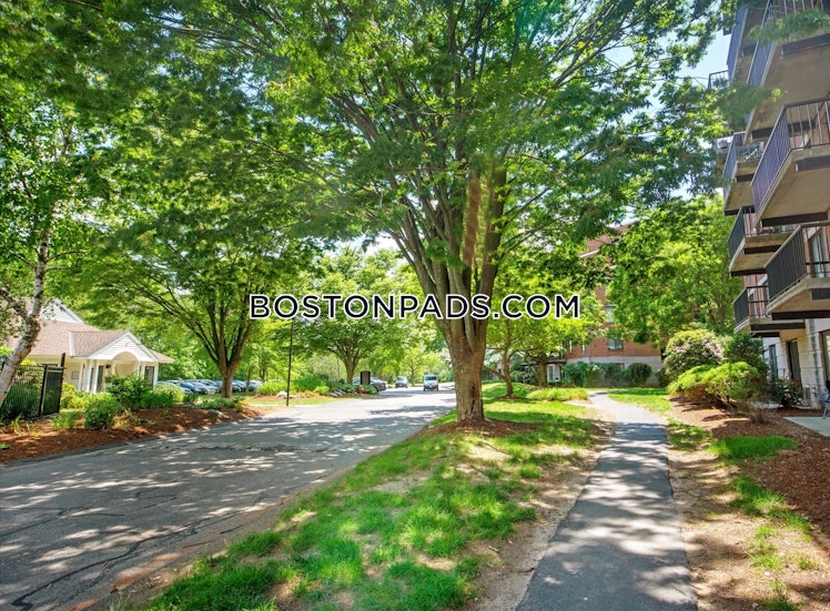 Bulfinch Dr., Andover